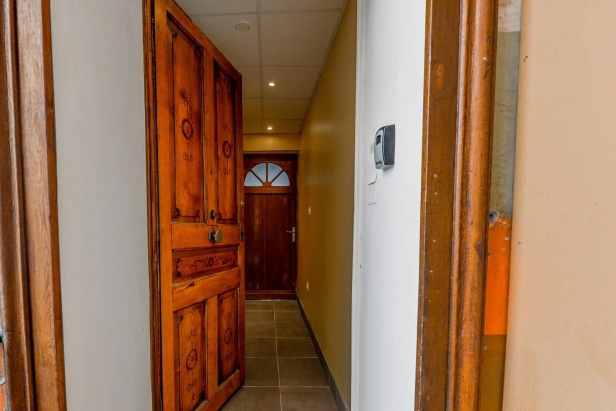 3-Star Rated Apartment In The Heart Of The Old Town With A View アヌシー エクステリア 写真