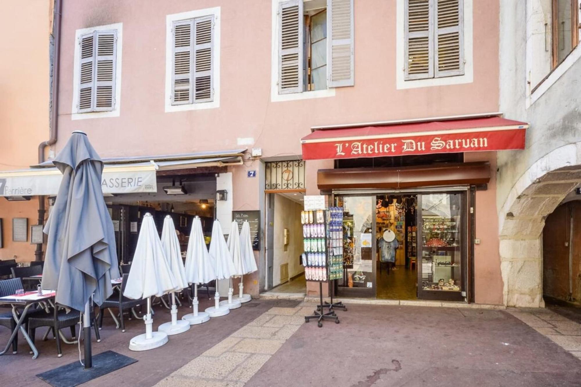 3-Star Rated Apartment In The Heart Of The Old Town With A View アヌシー エクステリア 写真