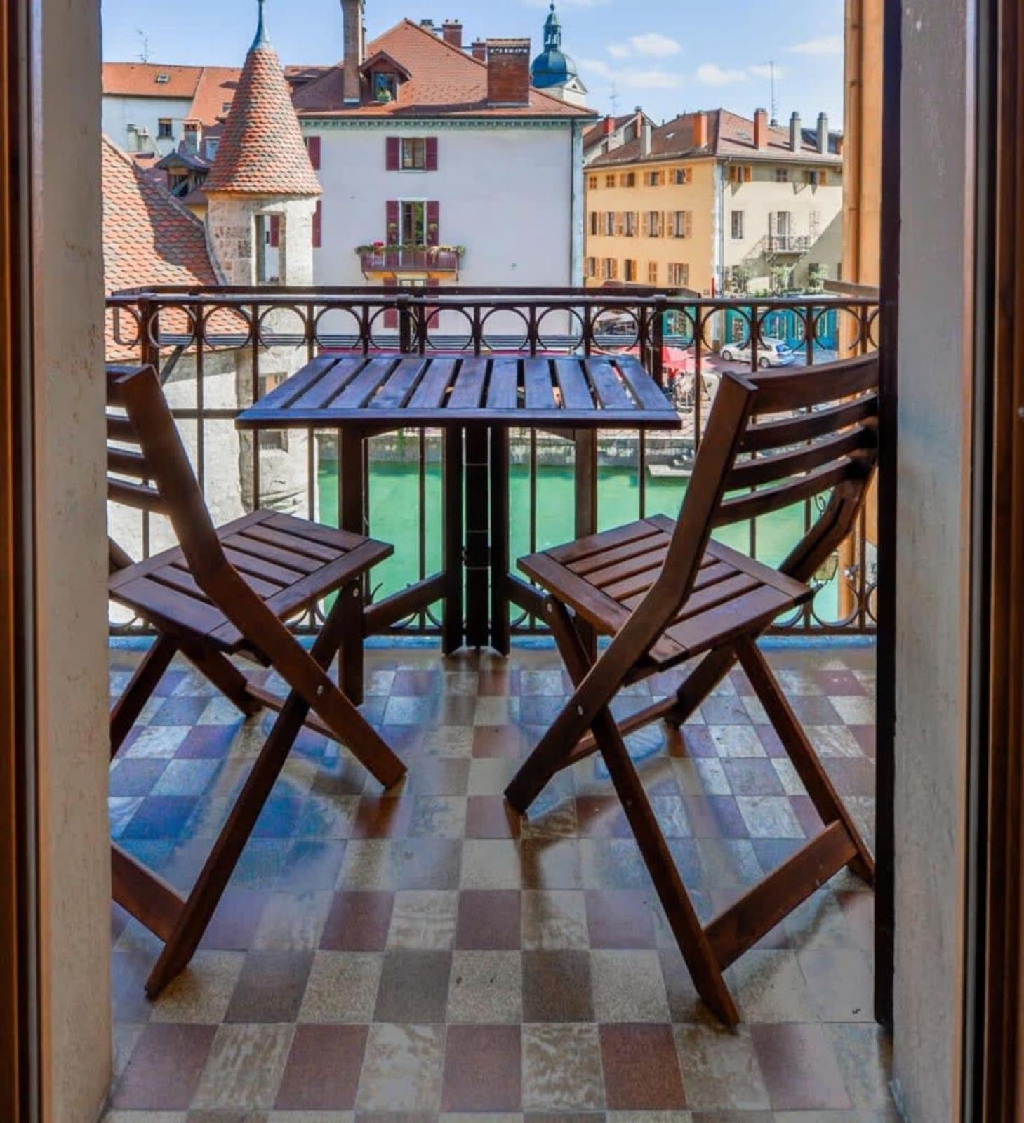 3-Star Rated Apartment In The Heart Of The Old Town With A View アヌシー エクステリア 写真